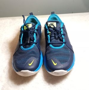Girls Nike Flex Pre-owned Size 5Y